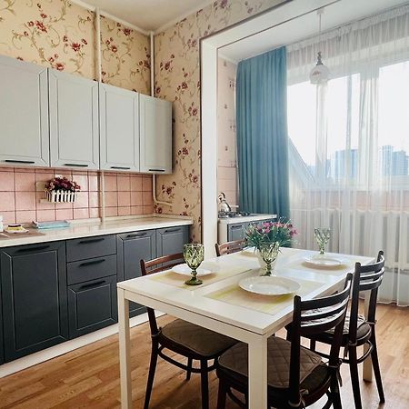 Cozy Three-Room Apartment With Mountain View Almaty Luaran gambar