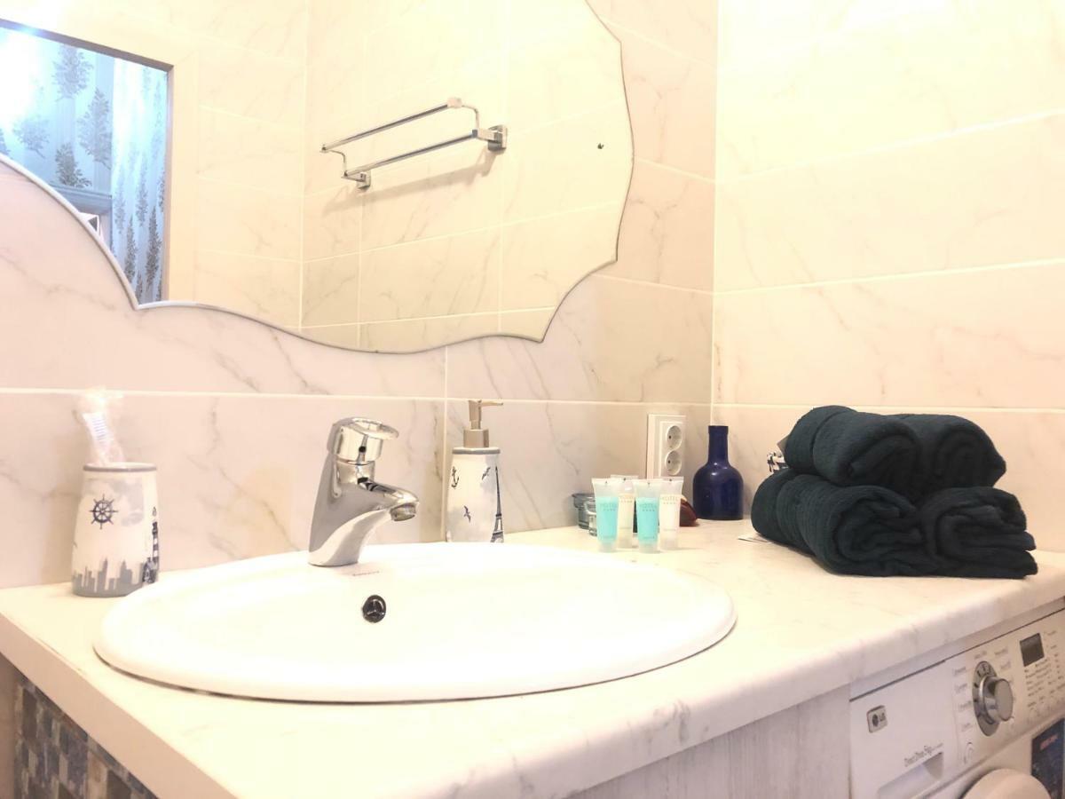 Cozy Three-Room Apartment With Mountain View Almaty Luaran gambar